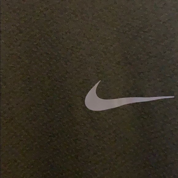 Men’s Nike shirt - Picture 2 of 3